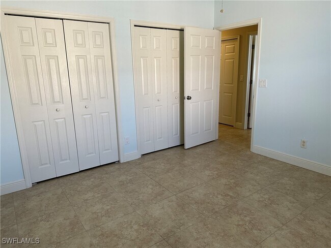 Building Photo - 1711 SW 45th St