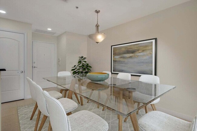 Building Photo - 801 S Olive Ave