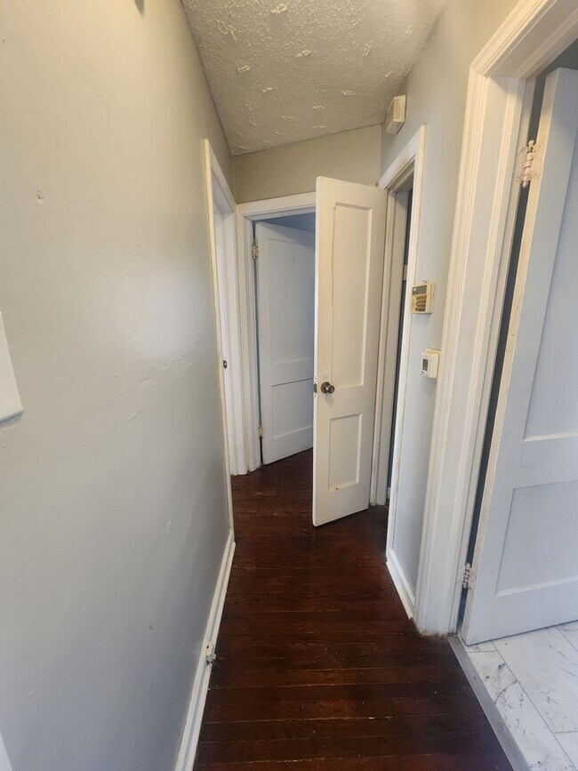 Building Photo - Newly Remolded Spacious Two Bedroom Single Family Near 38th and Sherman
