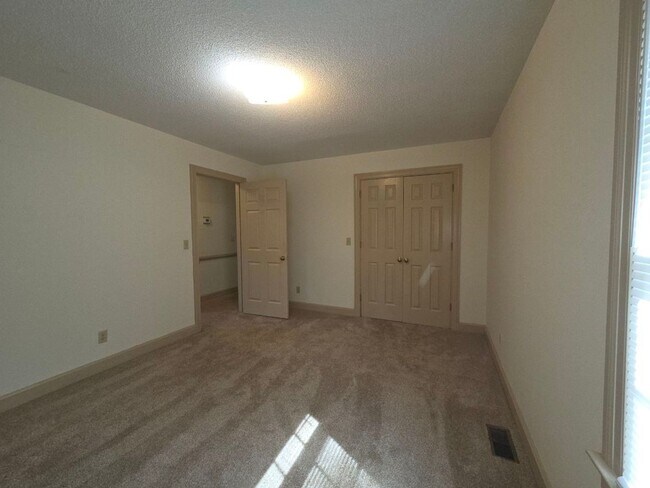 Building Photo - 311 Moyton Ave