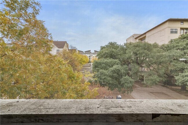 Building Photo - 2510 San Gabriel St