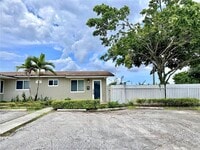 Building Photo - 10303 NW 35th Pl