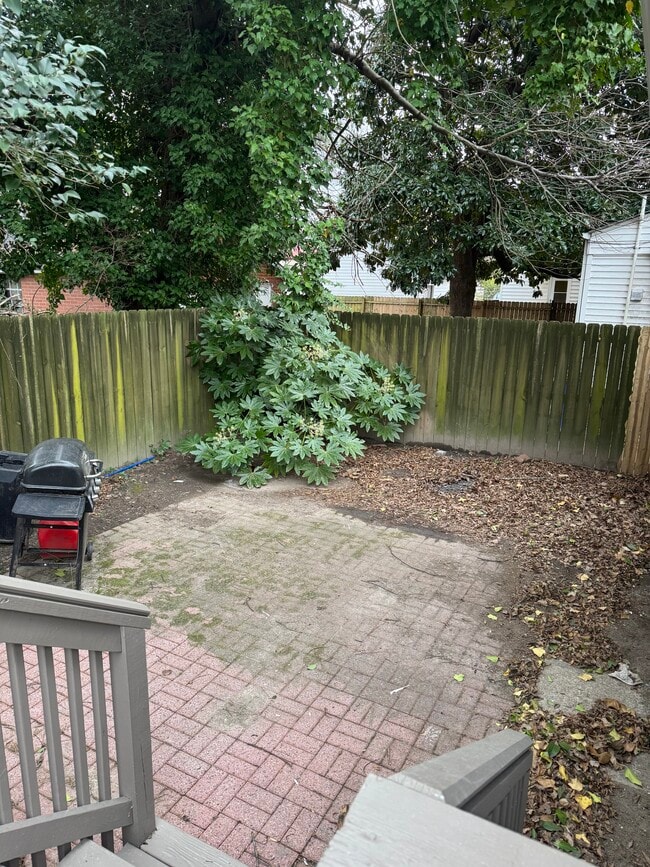 Building Photo - 475 E Bayview Blvd