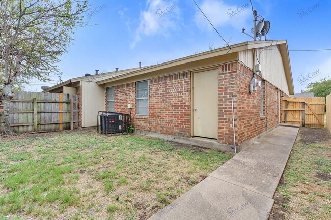 Building Photo - 7505 Tiffany Meadows Ln