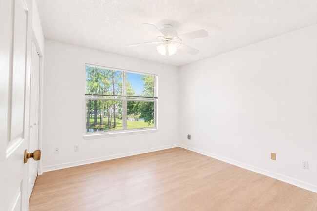 Building Photo - 2-bedroom Condo at Indigo Lakes