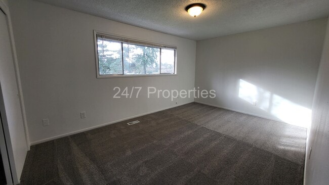 Building Photo - 3BD I 2BA Home w/ Large Yard - Beaverton!