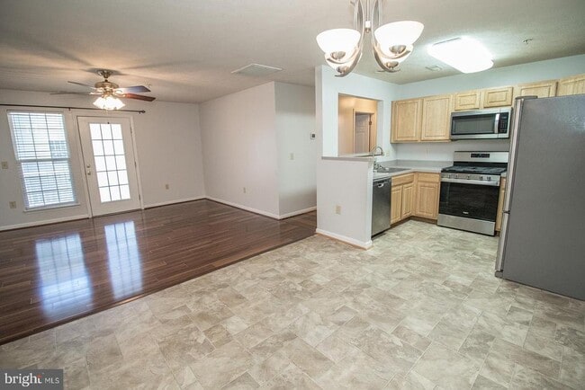 Building Photo - 45522 Westmeath Way