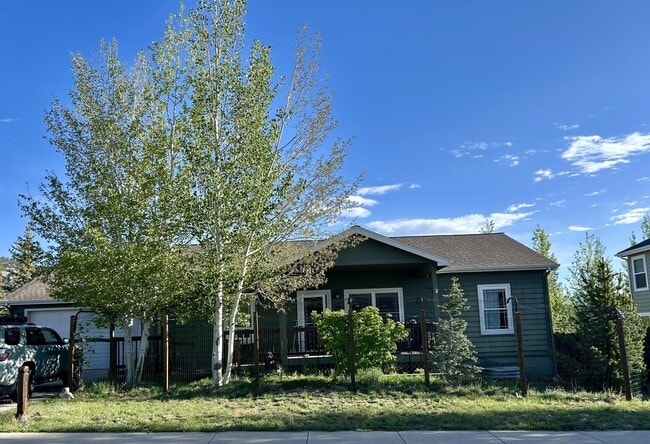 Building Photo - 1655 Gray Hawk Ct