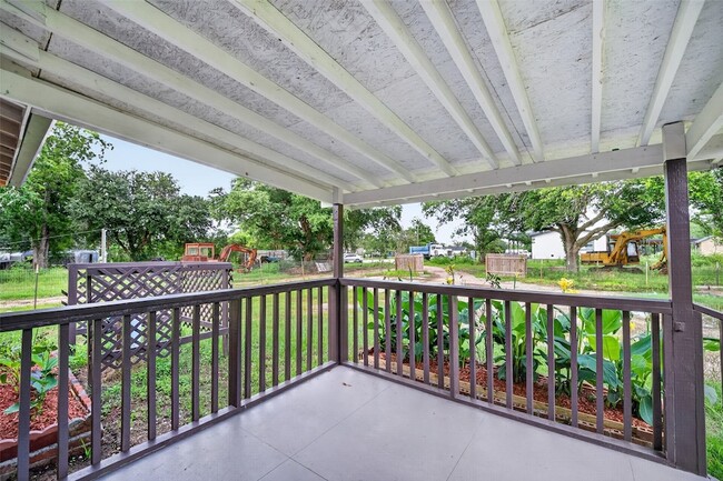 Building Photo - 12731 Wanda Way