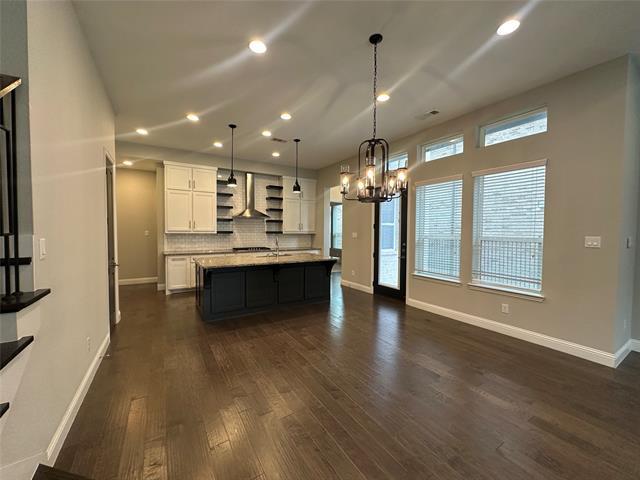 Building Photo - 7105 Royal View Dr