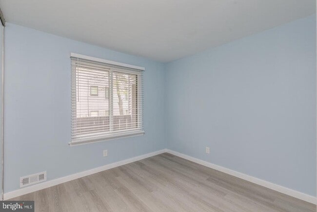 Building Photo - 1929 The Woods II