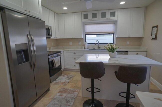 Building Photo - 929 Lantana Ave