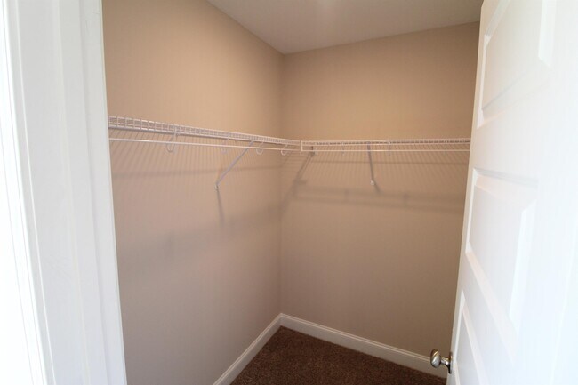 Building Photo - 6083 Forest Dr