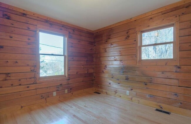 Building Photo - Available for the 2026-2027 lease term.