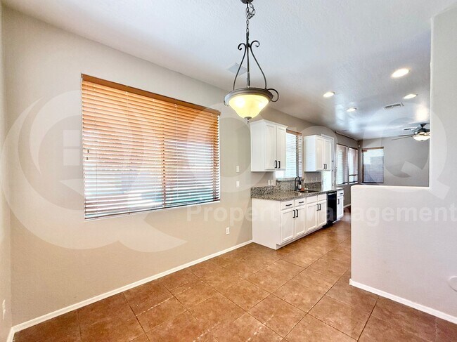 Building Photo - 3318 E Pinot Noir Ave