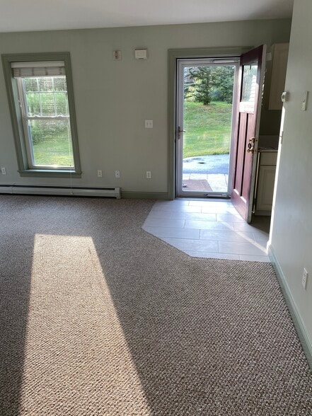 Entry - 6 Cormorant Pl