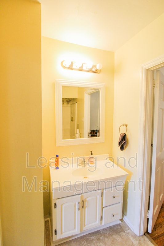 Building Photo - 1709 Mulmar St