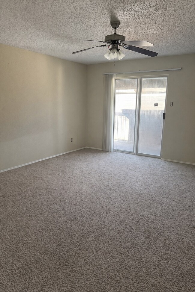 Building Photo - 5922 Westcreek St S