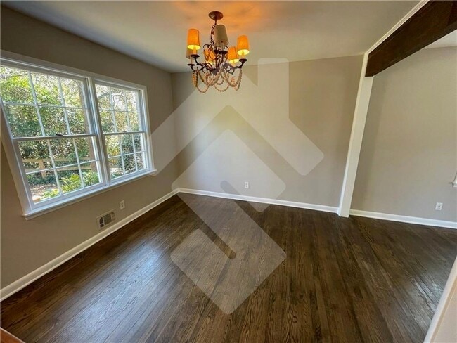 Building Photo - 9935 La View Cir