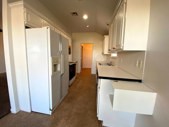 Building Photo - 3 br, 2 bath House - 3908 Western Heights Ave