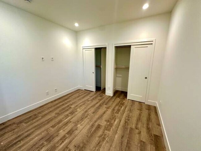 Building Photo - 19241 Carlton Ave