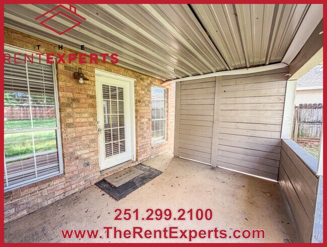 Building Photo - 7210 Ashmoor Dr N