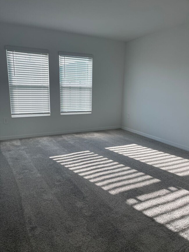 Building Photo - BEAUTIFUL BRAND NEW 2022 Home in the new S...