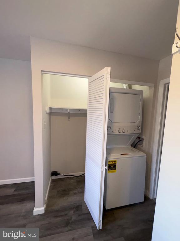 Building Photo - 105 Devereaux Ave