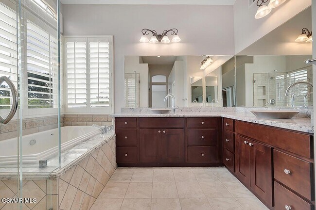 Building Photo - 6320 Ballantine Pl