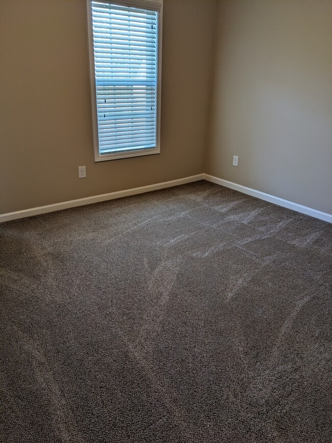 Building Photo - 2 Bedroom, 2.5 Bath Townhome in Creedmoor, NC