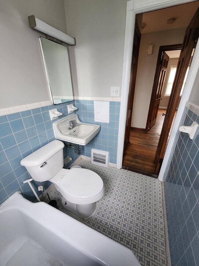 Building Photo - Garfield Hts 3 BR