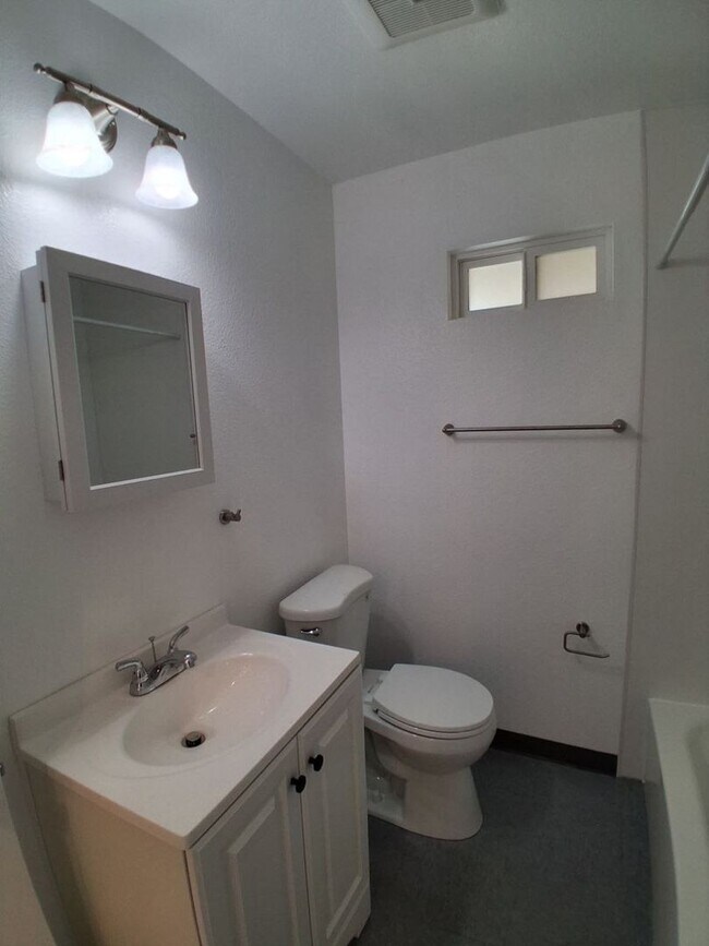 Building Photo - 4864 E University Ave