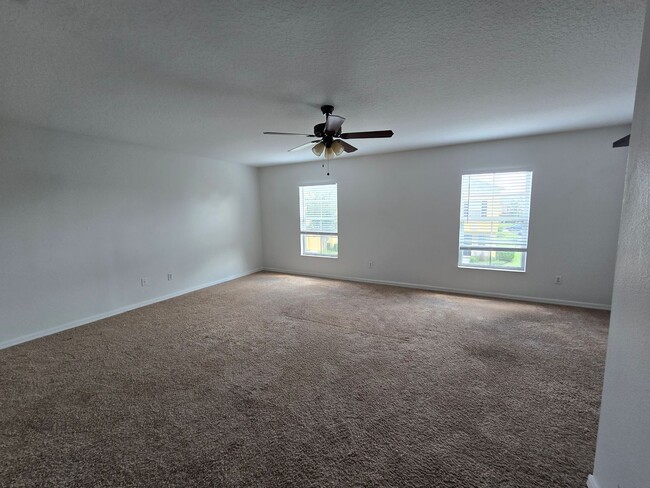 Building Photo - *SPACIOUS TOWNHOME* Hawthorne Village - Ac...