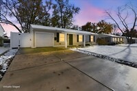 Building Photo - Charming 3-Bedroom Ranch in a Convenient Location!