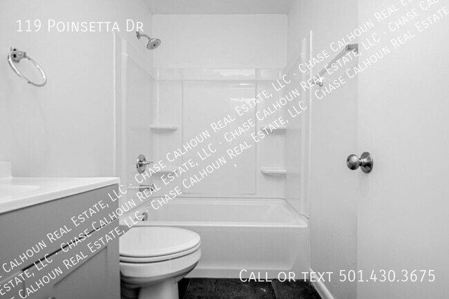 Building Photo - 119 Poinsetta Dr