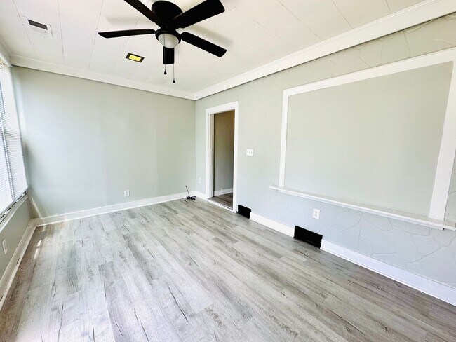 Building Photo - 3 Bedroom home in the Chickasaw Neighborho...