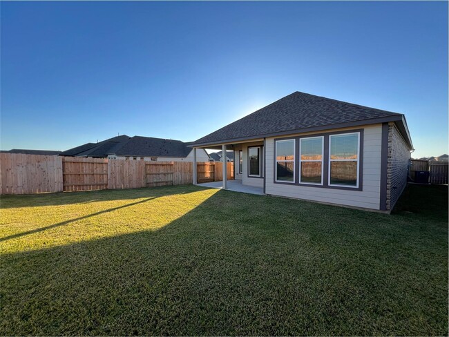 Building Photo - 7618 Coral Lk Dr