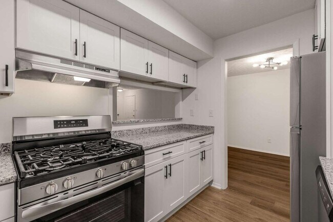 Building Photo - 1017 Dunbar Dr
