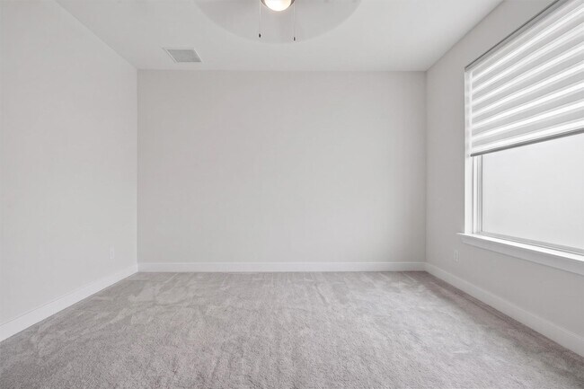 Building Photo - 21711 Emerton Cres Wy