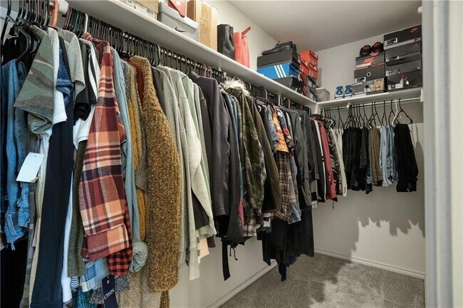 Building Photo - 521 Bradford Ln