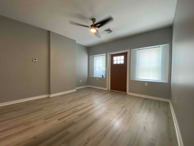 Building Photo - 3109 6th Ave