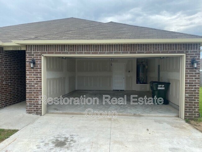 Building Photo - 10010 E 108th Pl N