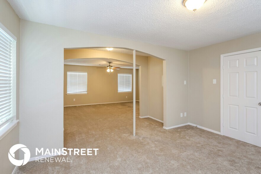 Building Photo - 4432 Ivy Dr