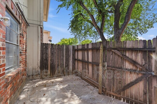 Building Photo - 3828 Coates Cir