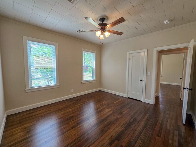 Building Photo - Cute 3 Bedroom Brick home in Shawnee