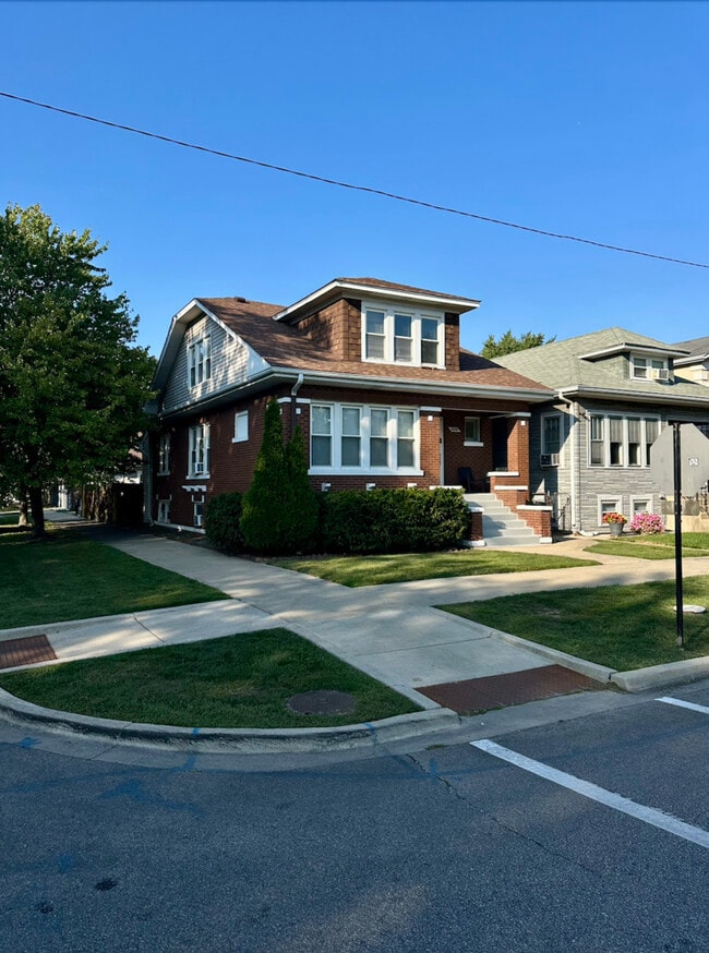 Primary Photo - 5058 W Carmen Ave