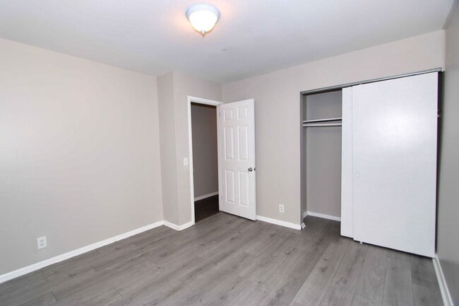 Building Photo - 4 Bed 2 Bath House for Rent