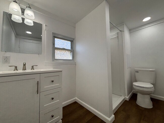 Building Photo - 14 W Carrollton Ave