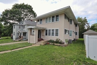 Building Photo - 416 1/2 W Jackson Street Unit