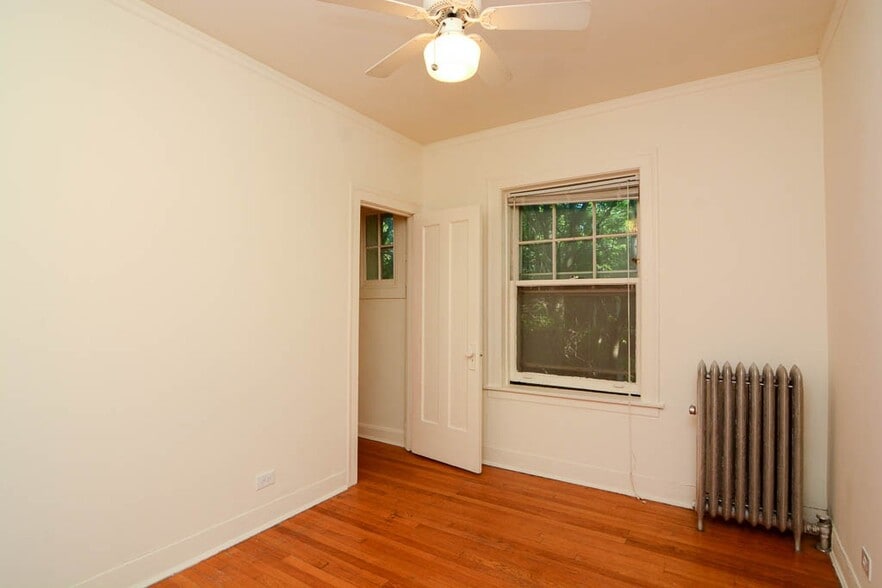 Building Photo - 4873 N Talman Ave